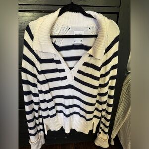 Abercrombie & Fitch Notch-Neck Sweater